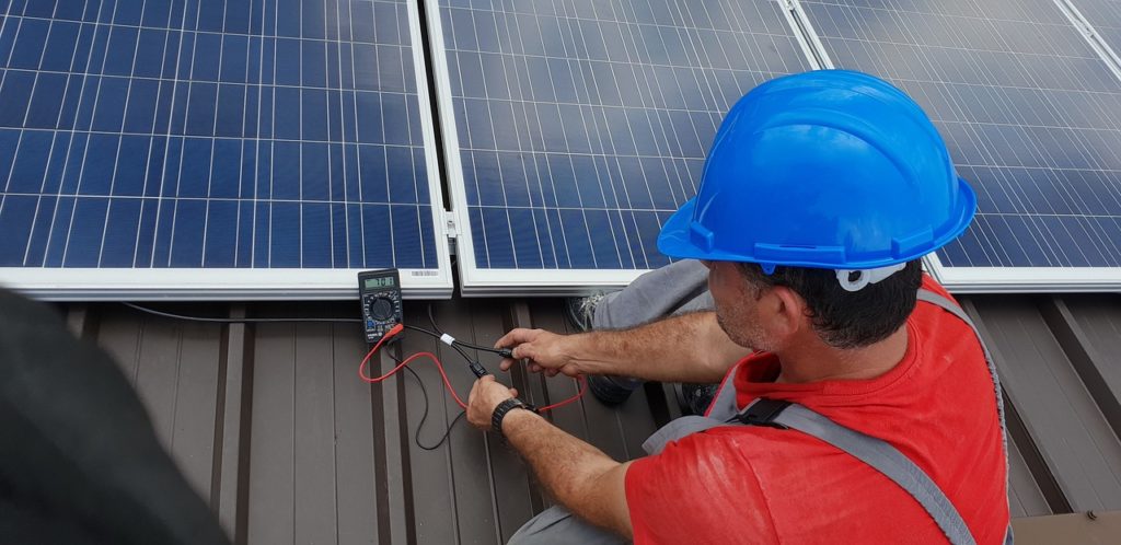 Commercial Solar Panel Installation Hull, How Your Business Can Benefit From Commercial Solar Panel Installations, GW Power-Safe